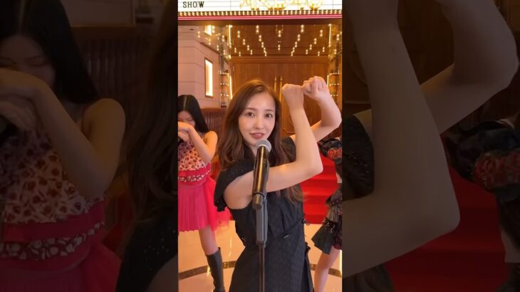 #板野友美 さん #RoLuANGEL のみなさんとヘビロテ🩷🪽#向井地美音 #千葉恵里 【au × AKB48 20thYear】Pontaポイントが当たるキャンペーン開催中💡💗🧡