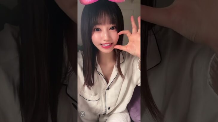 隙間からチラリする地下アイドルちゃん