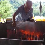 残り三軒となった簗小屋「綾戸簗」で究極の鮎料理に舌鼓を打つ