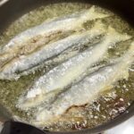 鮎をたまには丸ごと揚げてみよう、めちゃ美味いから。
