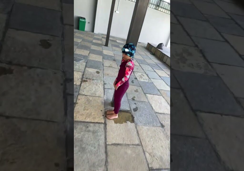 水中家庭教師るい がライブ配信中！