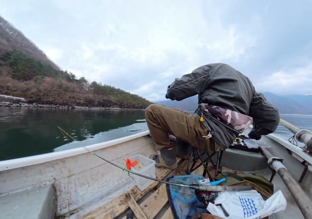 西湖でワカサギ釣り