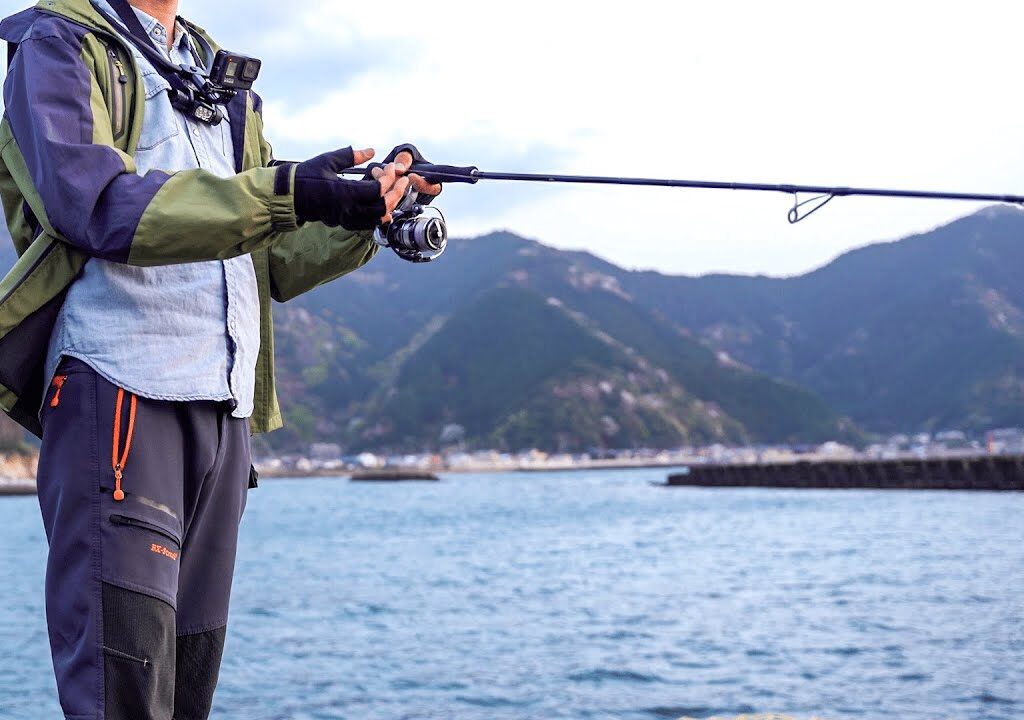 春イカ求めて釣りキャンプに行ったら、海が大変なことに…