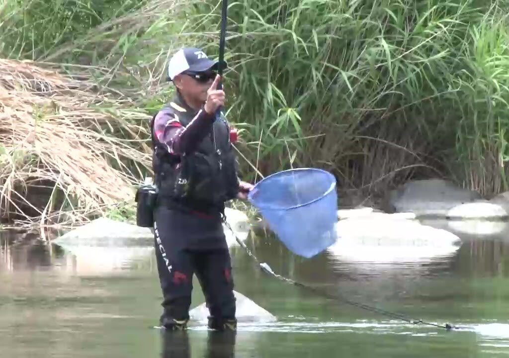 アユ釣り解禁　太公望が気仙川で久しぶりの感触楽しむ　岩手県住田町 (25/07/02 07:30)